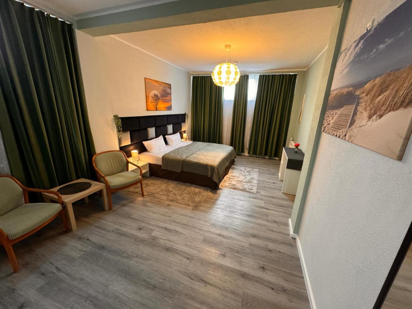 F-F Haus Monteuren Unterkunft Neuhausen auf den Fildern ภายนอก รูปภาพ