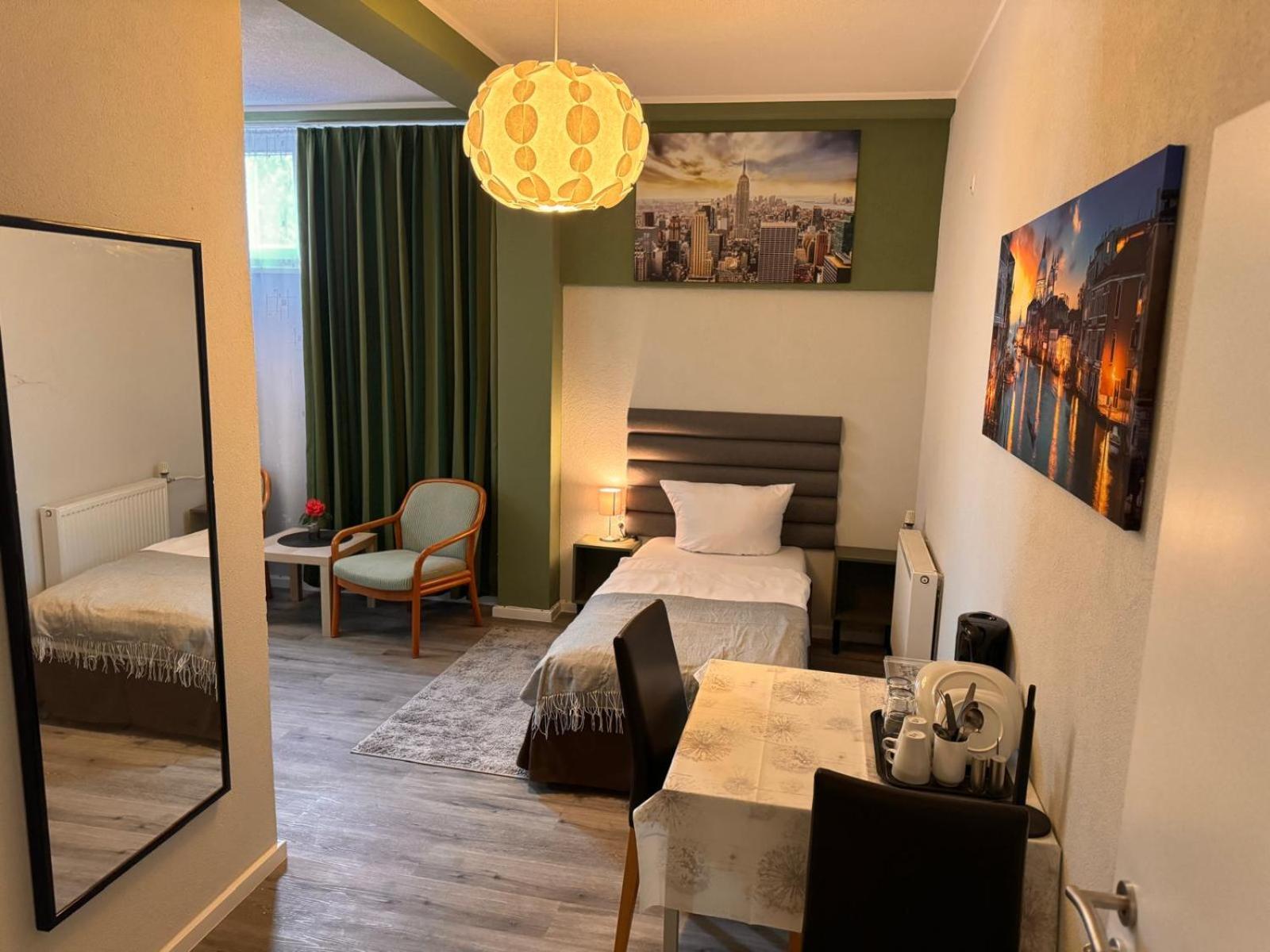 F-F Haus Monteuren Unterkunft Neuhausen auf den Fildern ภายนอก รูปภาพ